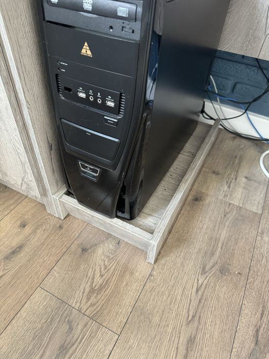 Шкаф с компьютерным столом