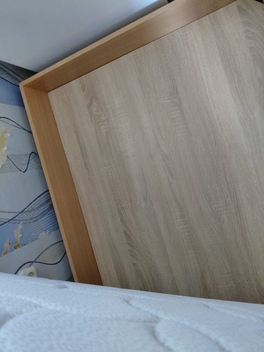 Срочно продам кровать с матрасом