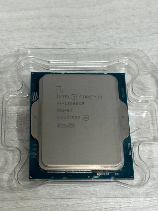 Intel i9-13900KF + Gigabyte Z790 Aorus Elite AX