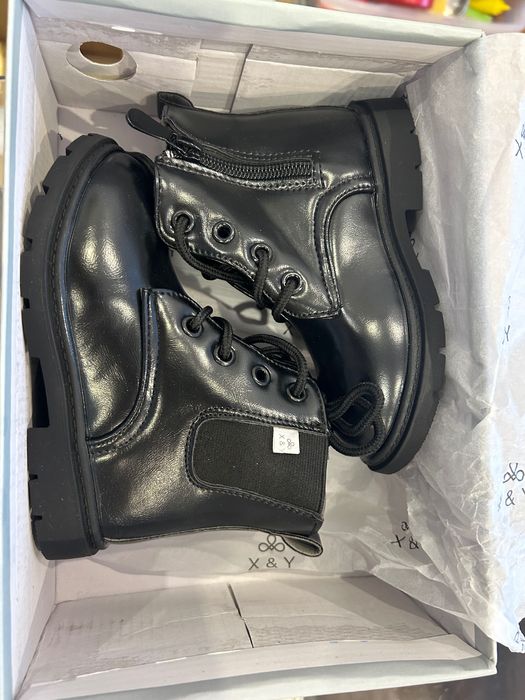 Черни кожени боти за момиче