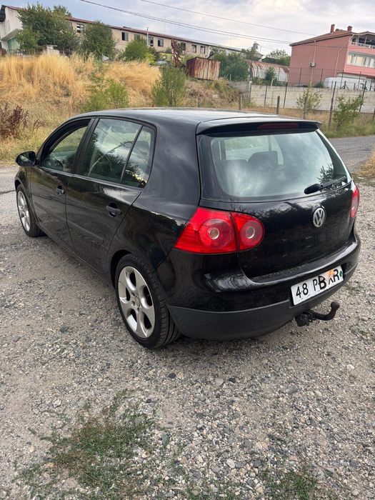 Продавам Голф 5 1.6 FSI 115кс. на ЧАСТИ Имам над 18 Голфа на ЧАСТИ