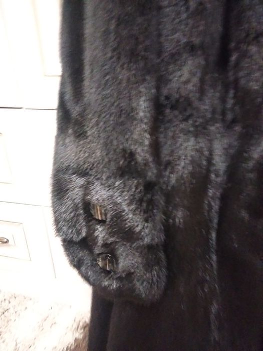 Шуба норковая черная