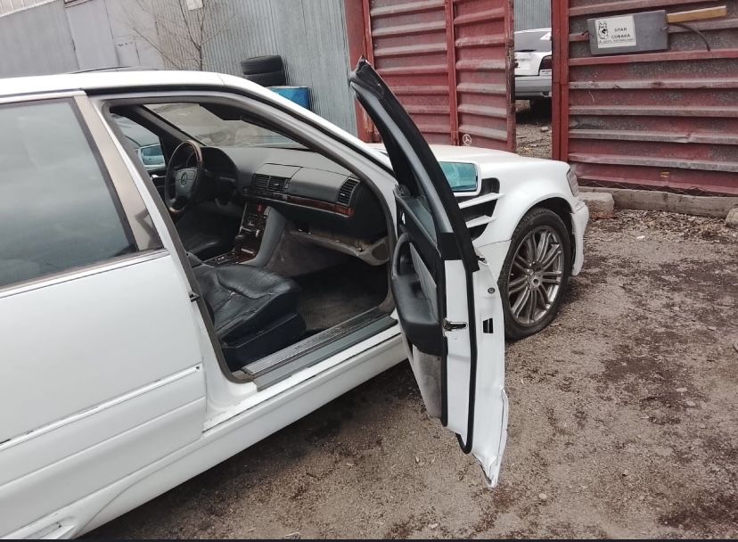Продам мерседес 140