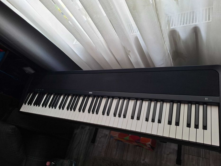 Pian electric KORG B1