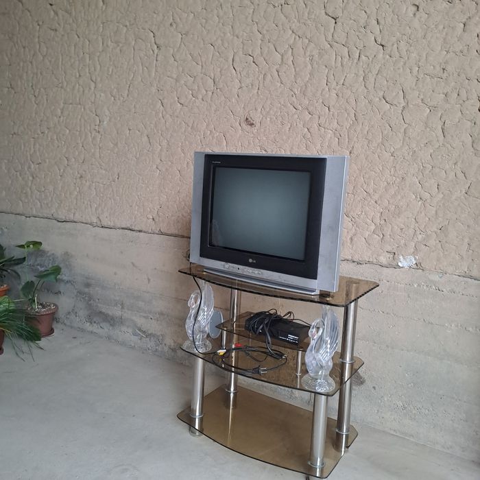 Телвизор и подставка