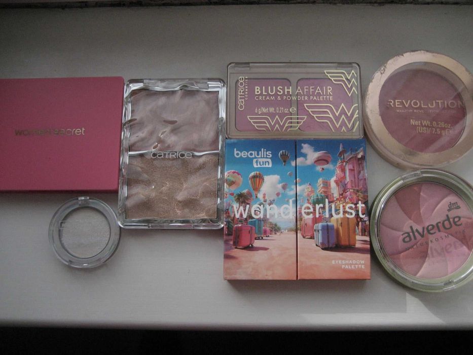 Сатенена ролка за къдрене на коса+ масажор за глава и още