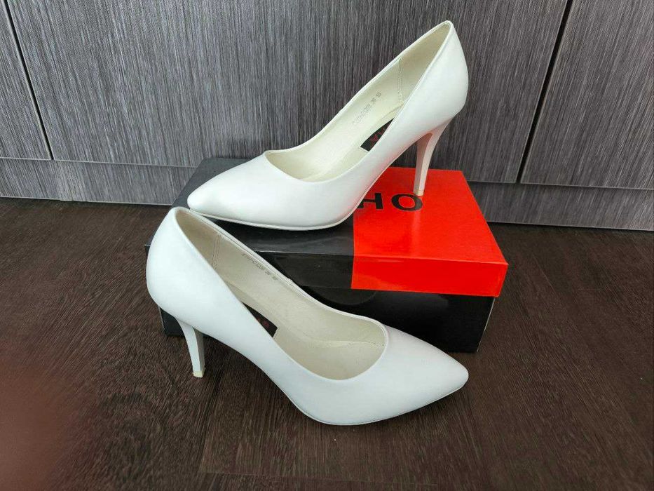 Продам обувь женскую