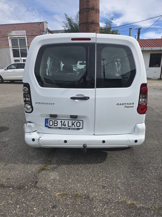 Peugeot Partner Tepee 1.6 avariat spate