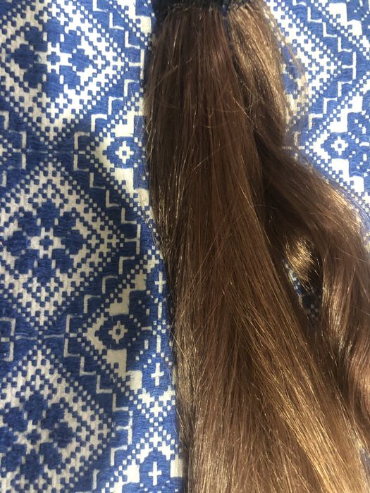 Кестенява на цвят опашка