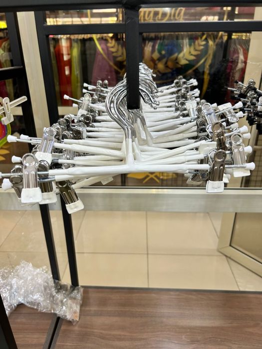 продается Вешалки