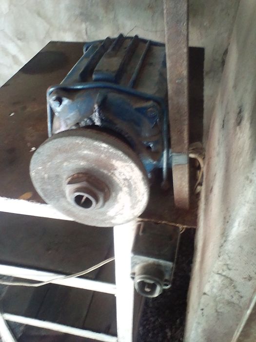 Надёжный верстак с наждаком