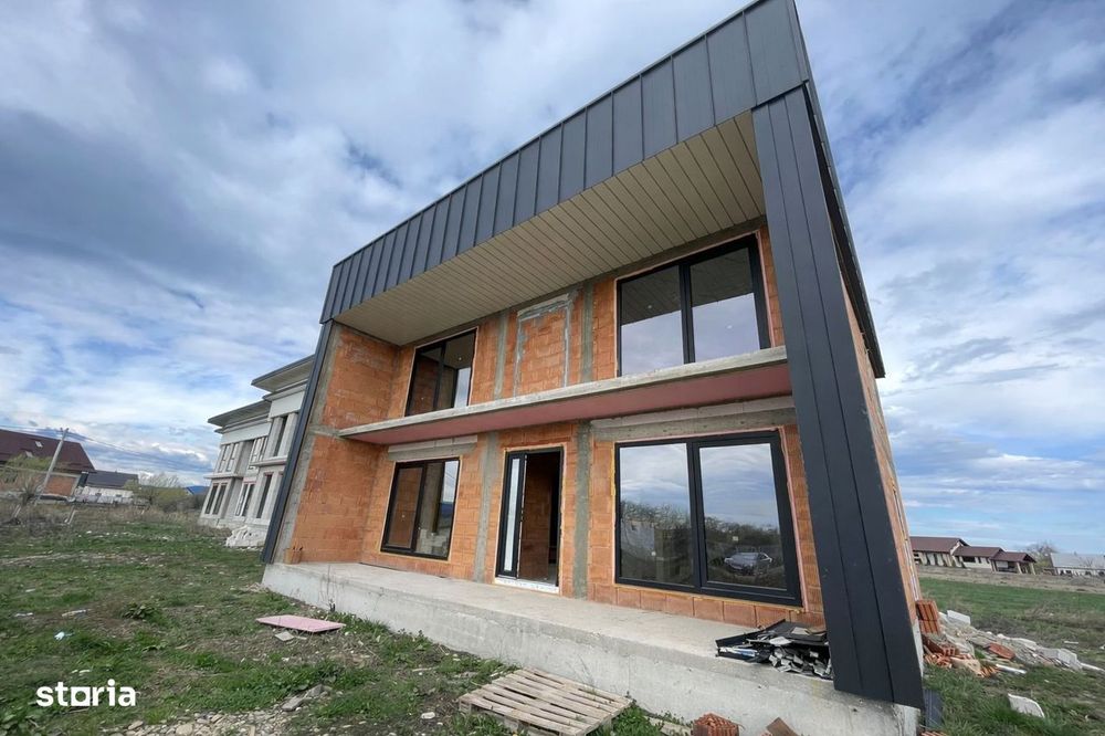 Casa La Roșu 220 Mp | Zona Retrasa Cu Vedere Panoramica| Marginea
