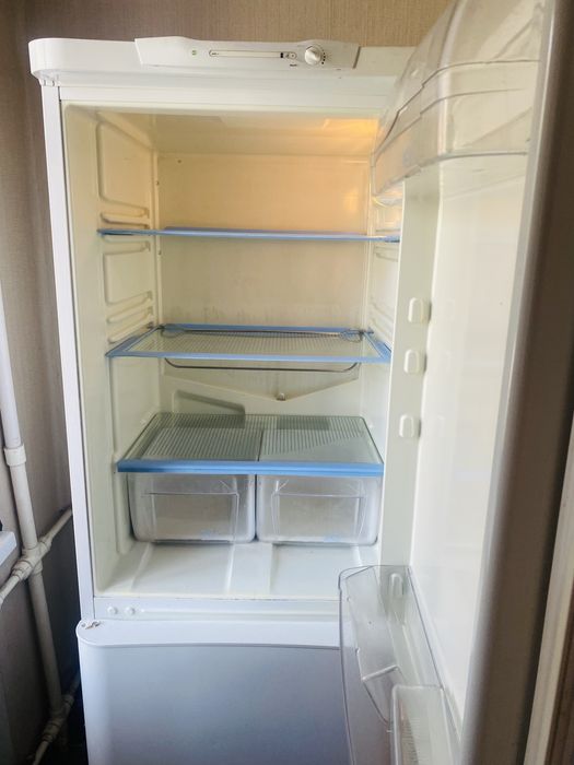 Холдильник Indesit