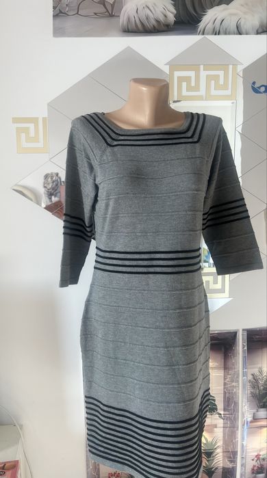 Rochie tricotata nouă. Calitate buna