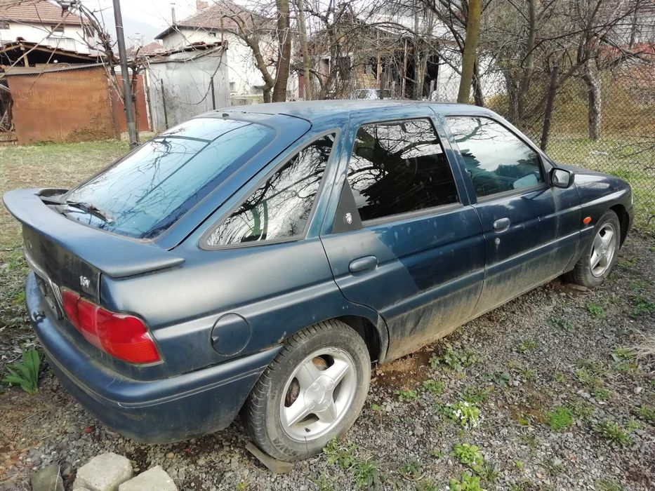 Форд Ескорт на части