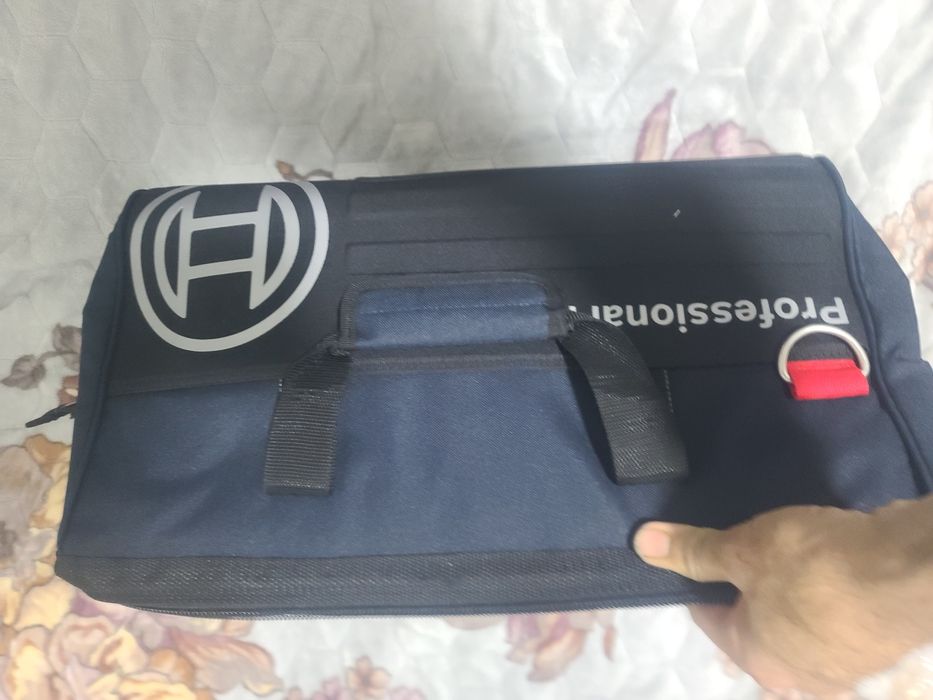 Новогодняя Сумка для инструментов Bosch , не маленькая