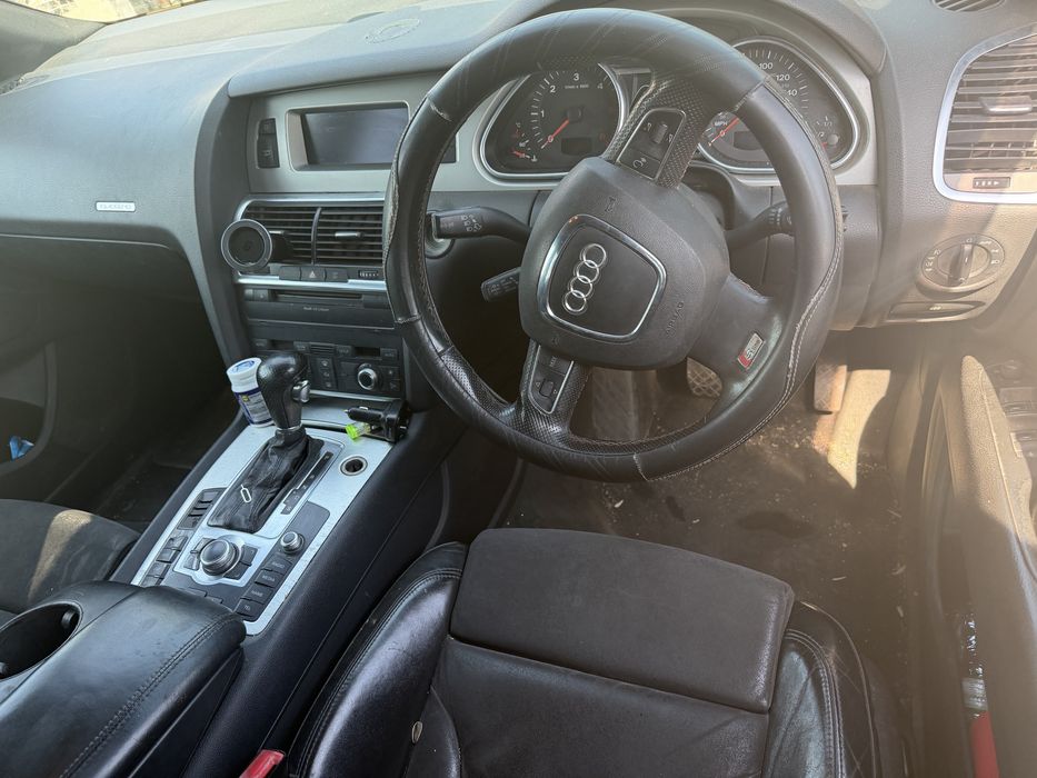 Audi q7 3.0 tdi 240 cp