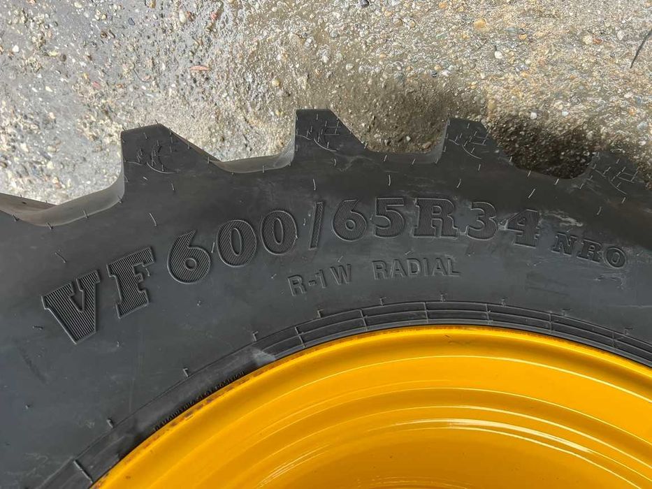 600/65R34 anvelope noi radiale pentru tractor spate marca BKT