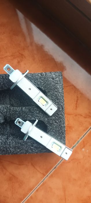 Becuri auto led H1
