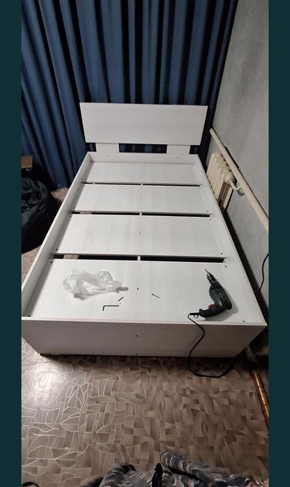 Продам кровати белые 2 штуки