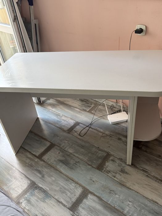 Масивни голямо Бюро