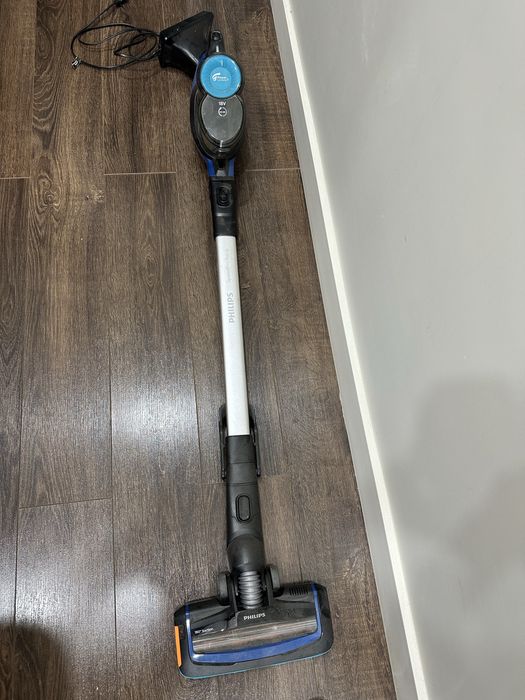 Продам моющий пылесос Philips