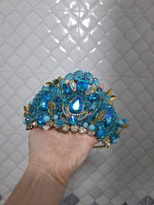 Продам очень красивую диадему