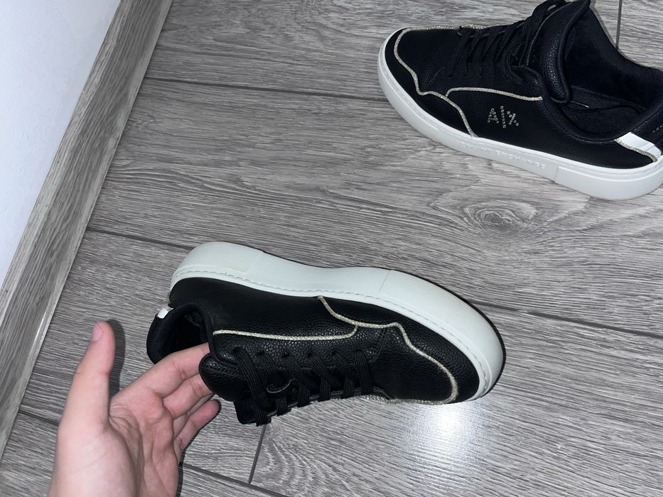 Vand adidasi armani exchange