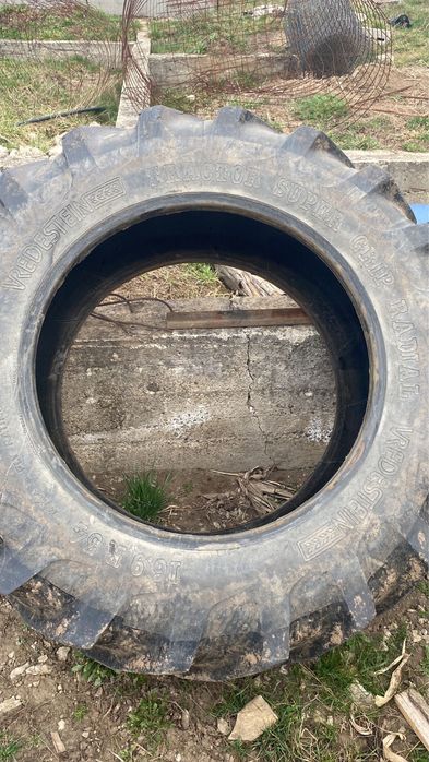 Vand cauciuc tractor spate 16.9 R34