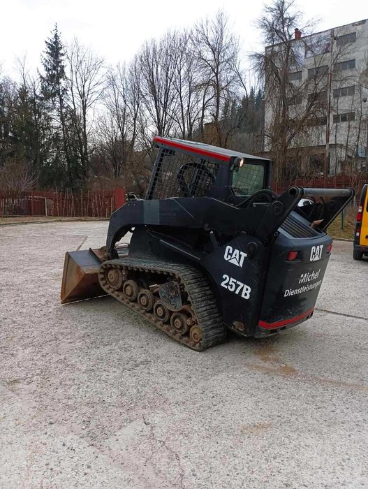 Миничелен товарач CAT 257B