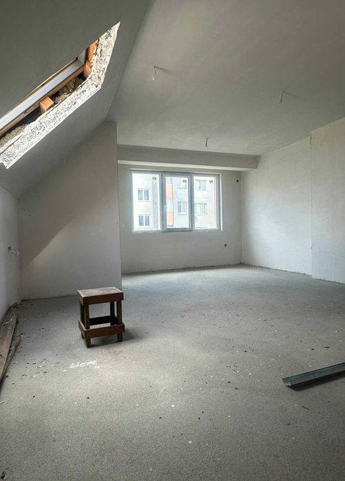 Тристаен апартамент за продажба с Акт 16 в кв. Струмско, гр. Благоевград