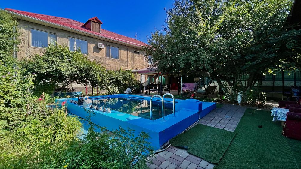 Продам двух этажный дом