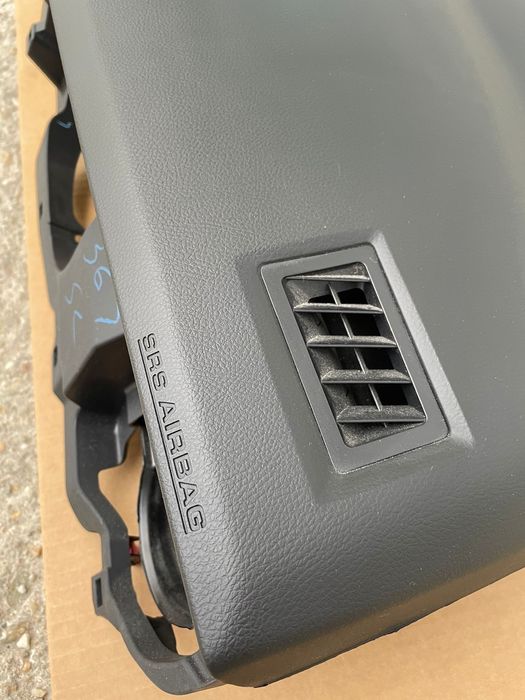 Plansa bord toyota auris