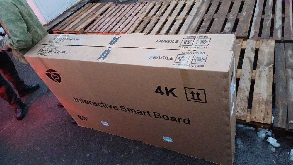 Интерактивная сенсорная панель доска 75 i7/8gb/256ssd/4k + ношка