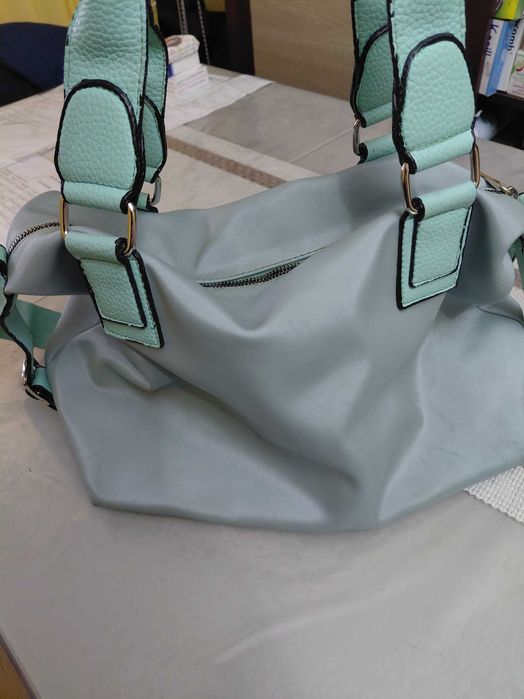 Vand geanta prada