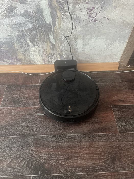 Продам робот пылесос в отличном состояние