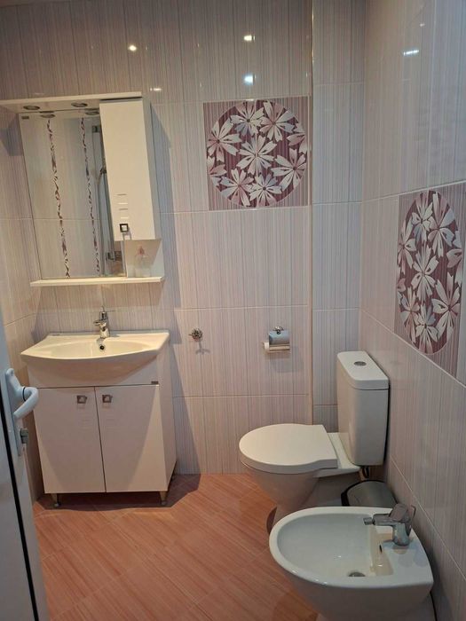 Дава се под наем Тристаен апартамент в Стара Загора, Център - 100 кв.м за 460 € - Снимка #5