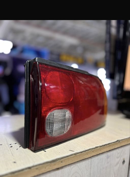 Задний фонарь лансер 92-95