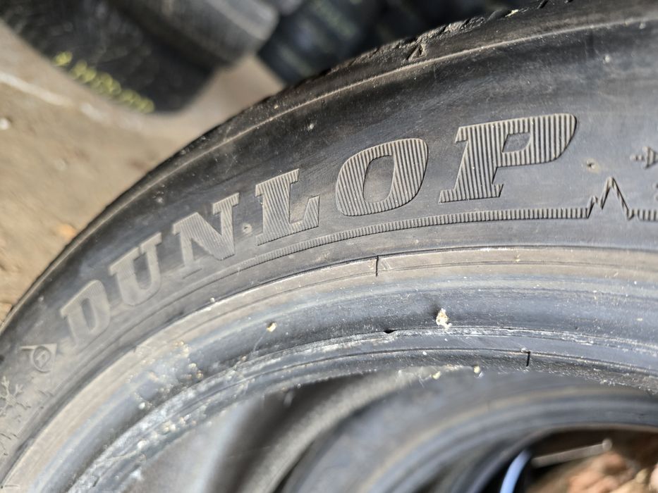 Anvelope 215 50 r17 iarna Dunlop