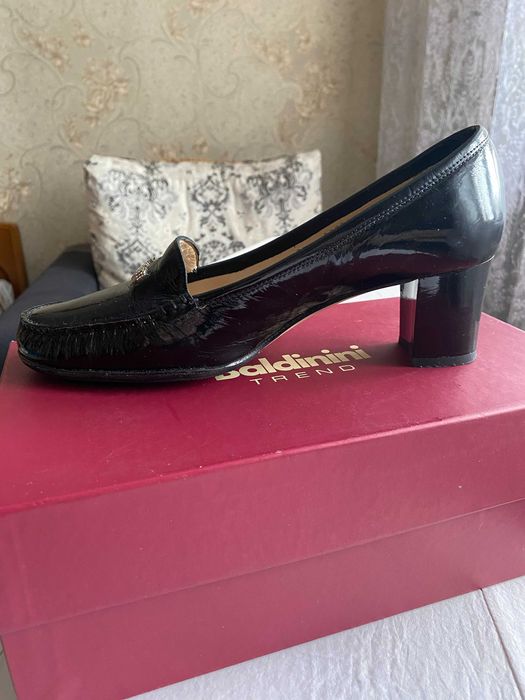 Продам Туфли новые Baldinini