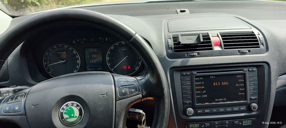 Skoda Octavia 2 ELEGANCE 2006, dublu climatronic,navigație,1,6 FSI, benzina,euro4,115cp 238133km =2900 euro neg.
