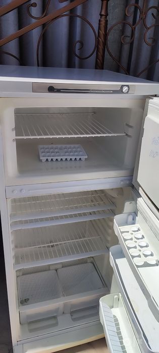 Indesit холодильник