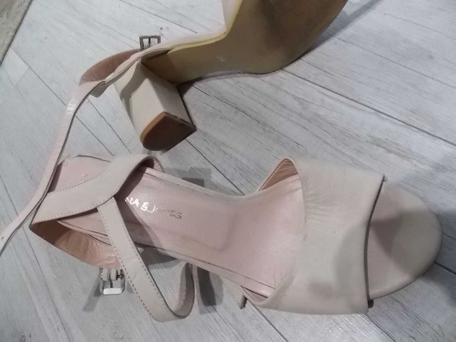 pantofi/sandale din piele mas 40/39 - pret 80 lei/perechea