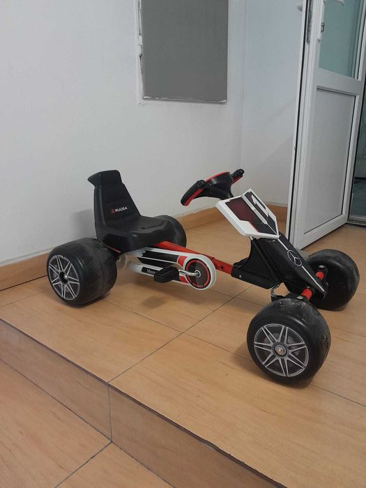 Kart cu pedale Injusa Mercedes-Benz, 3-6 ani, stare buna