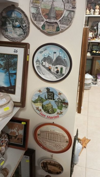 Разпродажба чинии за стена