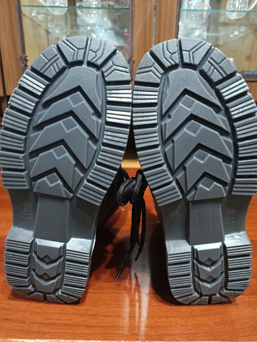 Продаются военные сапоги.40-41 размер