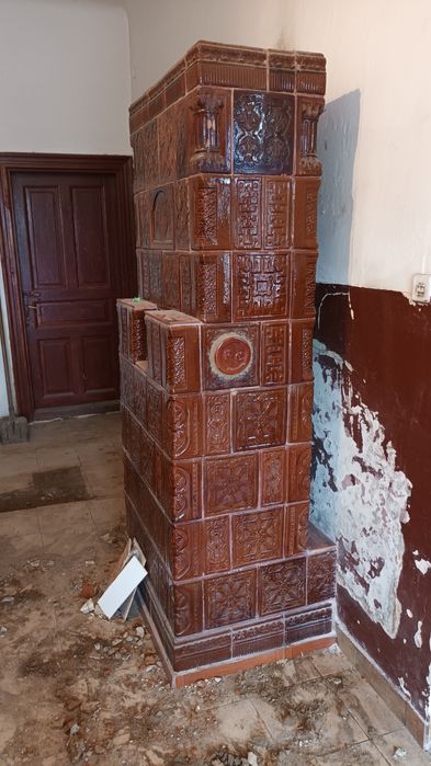 Vând pătuț copil și sobă de teracotă