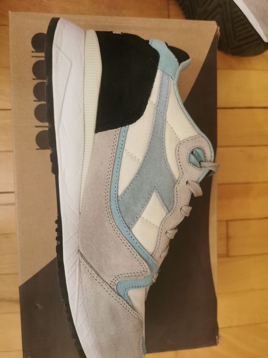 Diadora V7000.             W