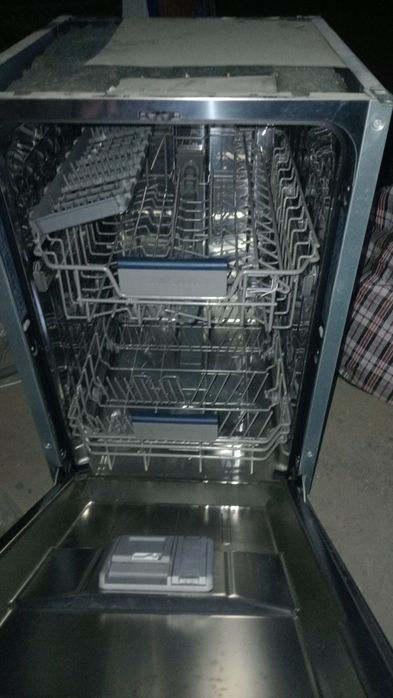 Встроенная посудомока samsung