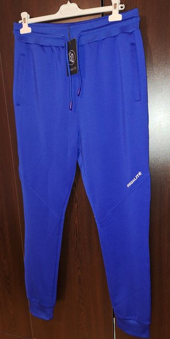 НОВ спортен екип Equalité